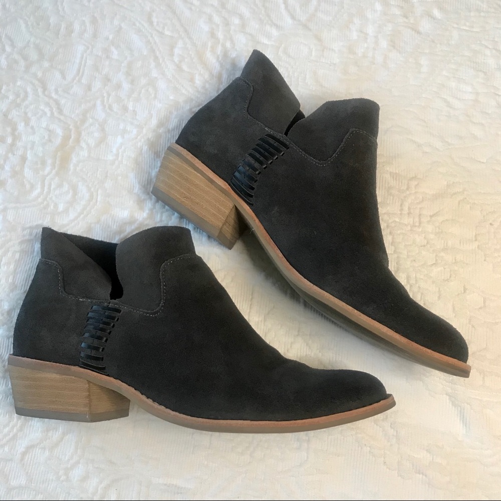 DOLCE VITA Booties Sz 6